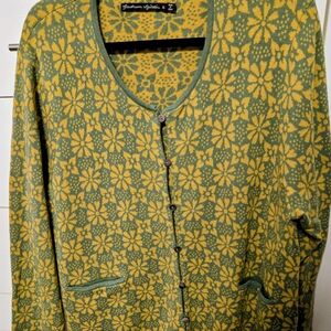 XL Gudrun Sjoden Cardigan with a Whimsical Daisy Pattern In Green & Yellow